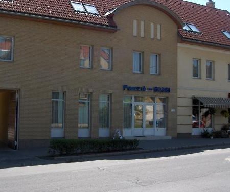 Panzio Sissi Hotell Gödöllő Eksteriør bilde