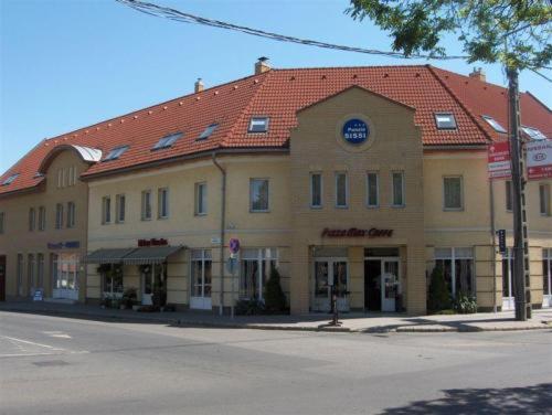 Panzio Sissi Hotell Gödöllő Eksteriør bilde