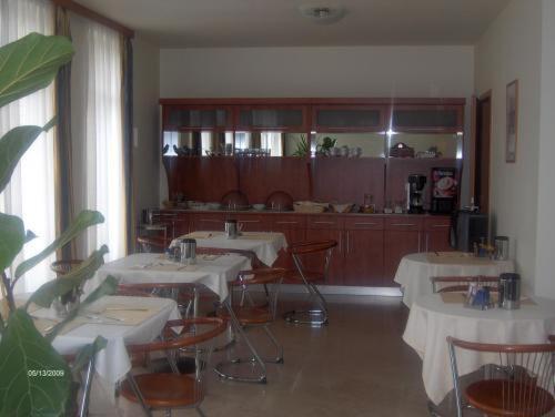 Panzio Sissi Hotell Gödöllő Eksteriør bilde